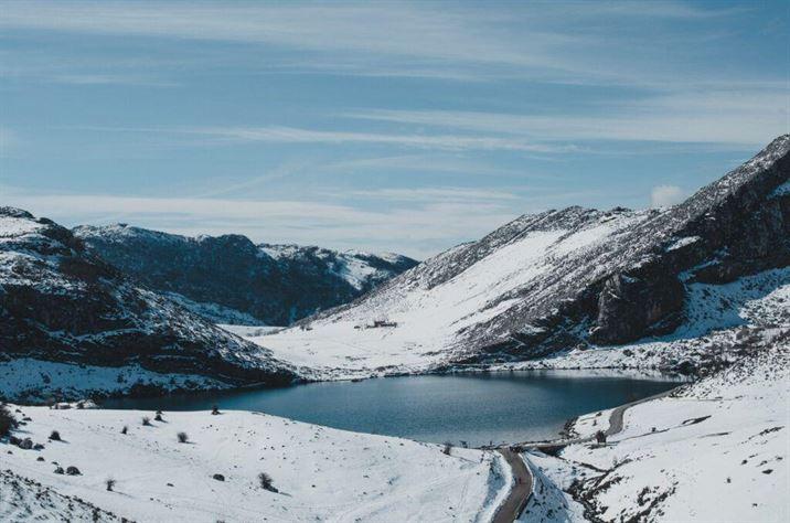 covadonga lakes snowy landscape covadonga lakes snowy landscape